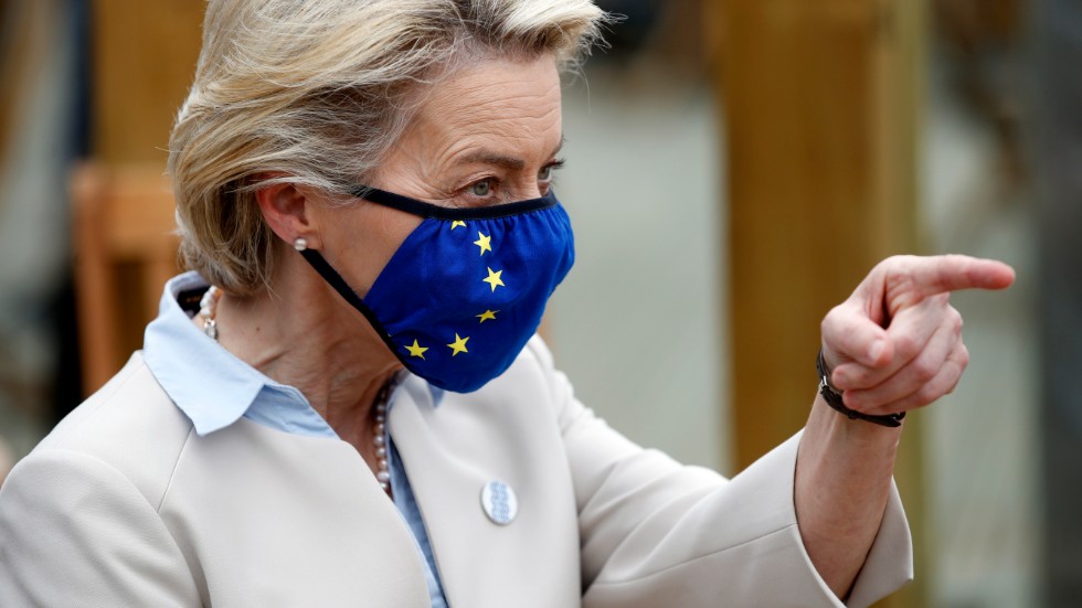 EU-kommissionens ordförande Ursula von der Leyen gläds över vaccineringstakten i EU. Arkivbild.
