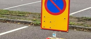P-förbud - på parkeringsplatser i Motala: "Snurrar åt fel håll"