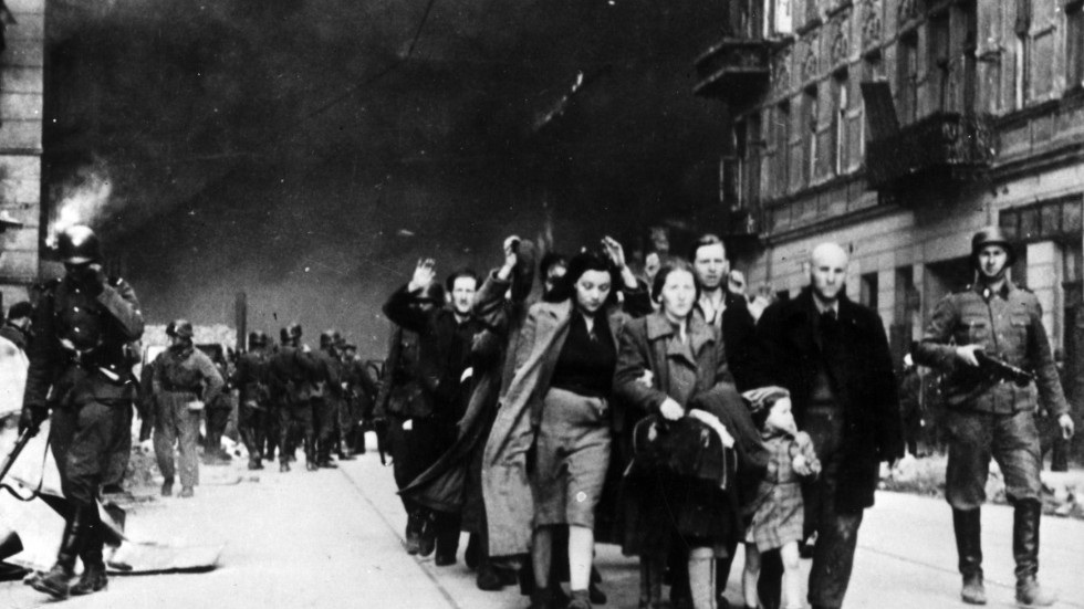 Upproret i Warszawas getto mellan den 19 april och den 16 maj 1943 var den judiska motståndsrörelses väpnade uppror mot de tyska ockupanterna. Striderna började då motståndsmännen tog till vapen när tyskarna skulle verkställa de sista deportationerna från gettot.
