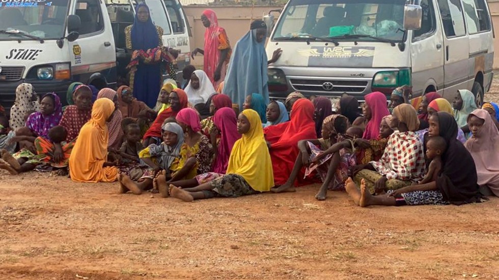 Kidnappade barn som släppts i den nigerianska delstaten Zamfara tidigare i oktober. Arkivbild.