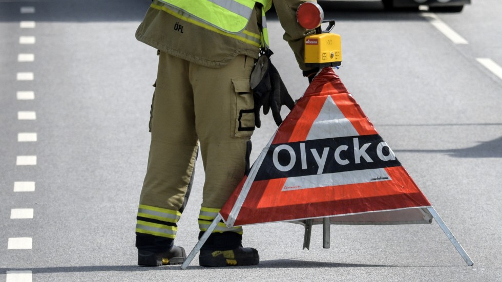 Riksväg 40 utanför Ulricehamn är delvis avstängd efter en olycka med en husvagn. Arkivbild.