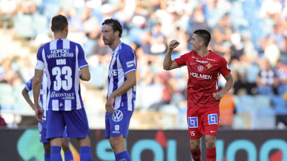 IFK Norrköpings Carl Björk jublar efter att ha gjort lagets andra mål.