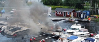 Båtar förstörda vid brand i Skarholmen