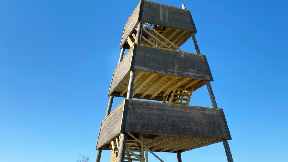 Skribenten vill bygga ett lika snyggt utkikstorn på Vitberget.