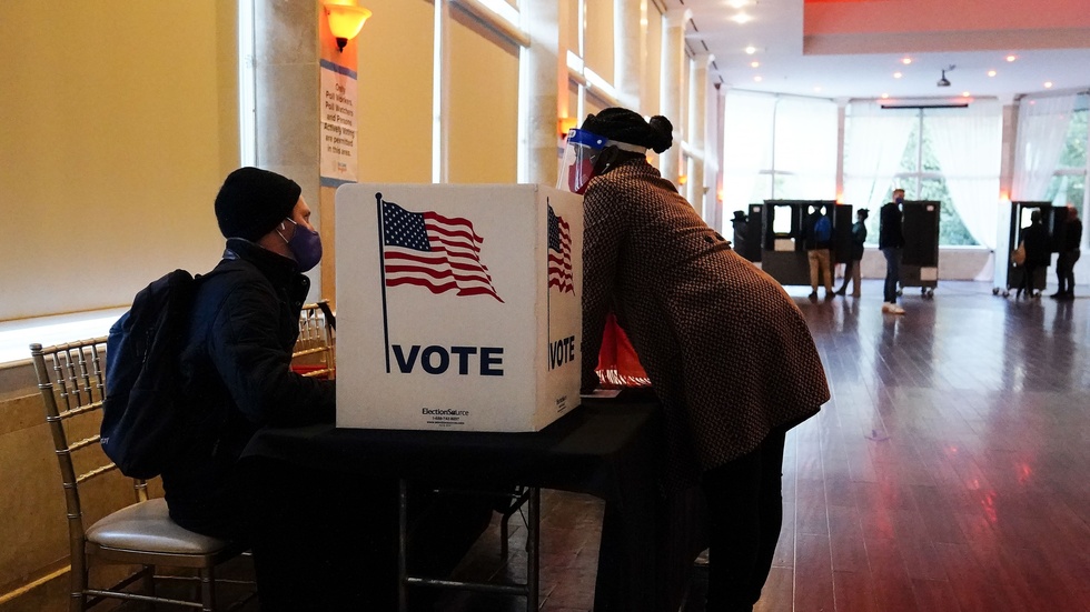 Röstande i en vallokal i Atlanta i presidentvalet den 3 november 2020.