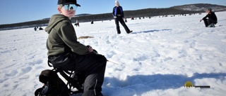 Einar drog abborrar i Armasjärvi – trots sin allergi 