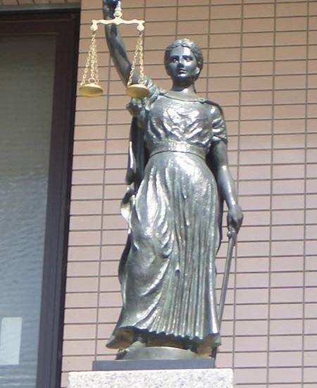 Fru Justitia. Politisk hemvist ska inte spela någon roll i domstolen.
Foto: Wikimedia Commons