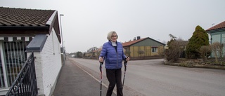 Lena saknar kollektivtrafik i Vadstena: "Glad att jag kan köra bil"