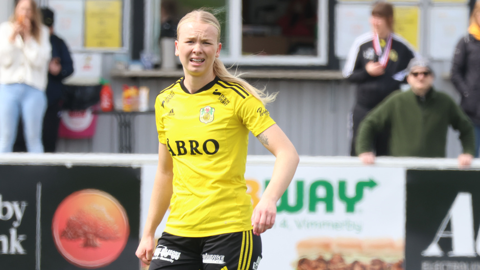 Stina Kägo Bragsjö inledde målskyttet för Vimmerby IF när laget vann stort borta mot Eksjö.