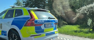 Personbilar kolliderade i rondell i Linköping