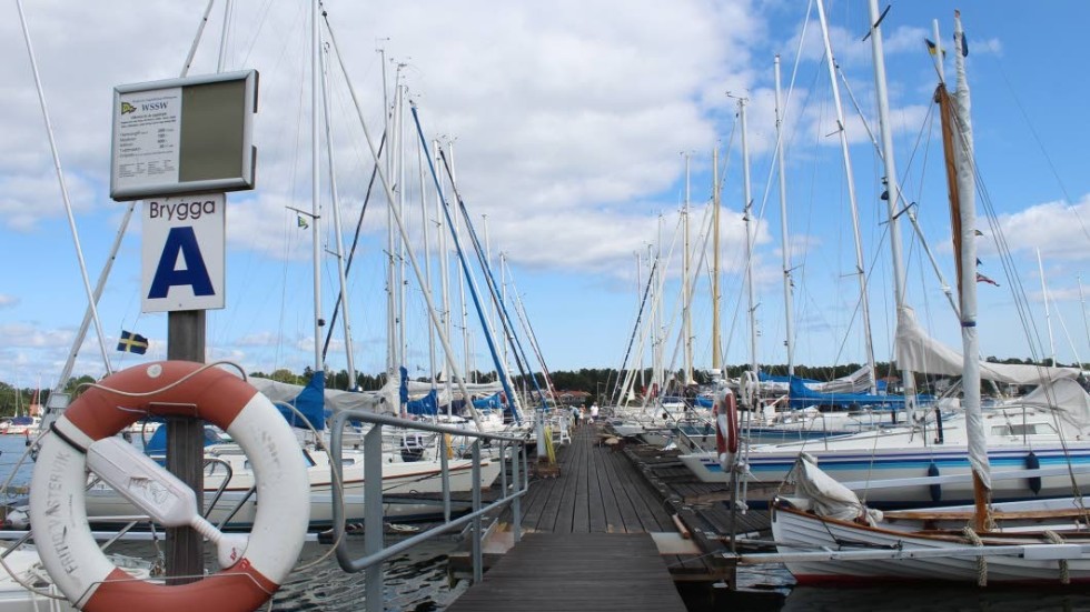 Bland Västerviks olika båtklubbar försöker man arbeta miljövänligt även om somliga är kritiska till eventuella miljölösningar.