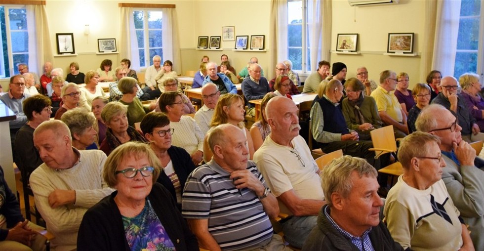 Föreläsning om Nils Dacke lockade 80 gäster till Klockaregården i Västra Eneby. Foto: Morgan Karlsson