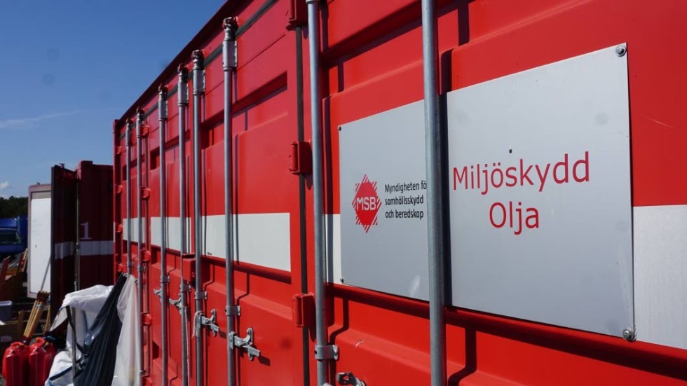 MSB har transporterat containrar med materiel till Flatvarp.