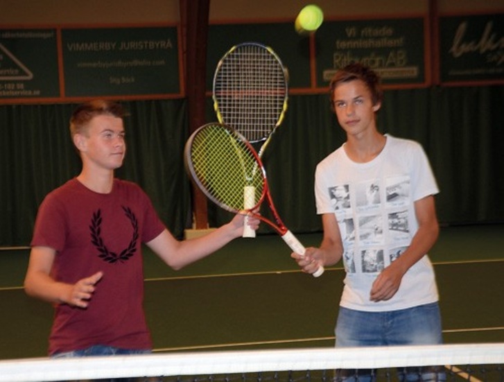 Eric Lindström och Anton Karlsson satsar hårt för att lyckas inom tennisen.