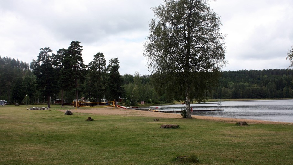 En bild från en folktom sandstrand vid Pinnarp, från i somras. Foto: Lars-Göran Bexell.