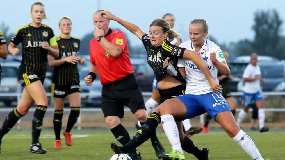 IFK Norrköping hade fullt sjå med Vimmerbys skyttedrottning Nathalie Johansson. Hon låg bakom Vimmerbys båda mål i matchen.