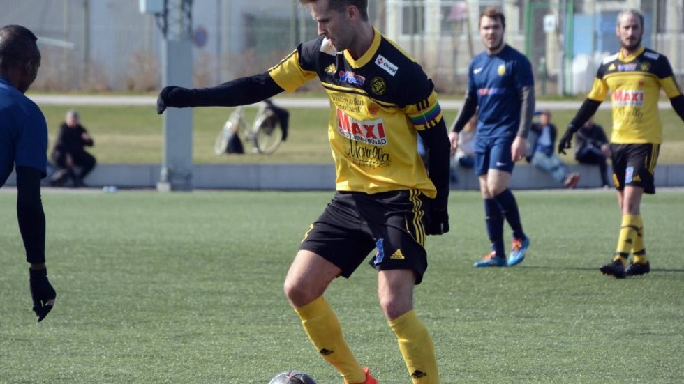 Jimmy Svenssons Västerviks FF är först ut bland ”våra” division fyra-lag.