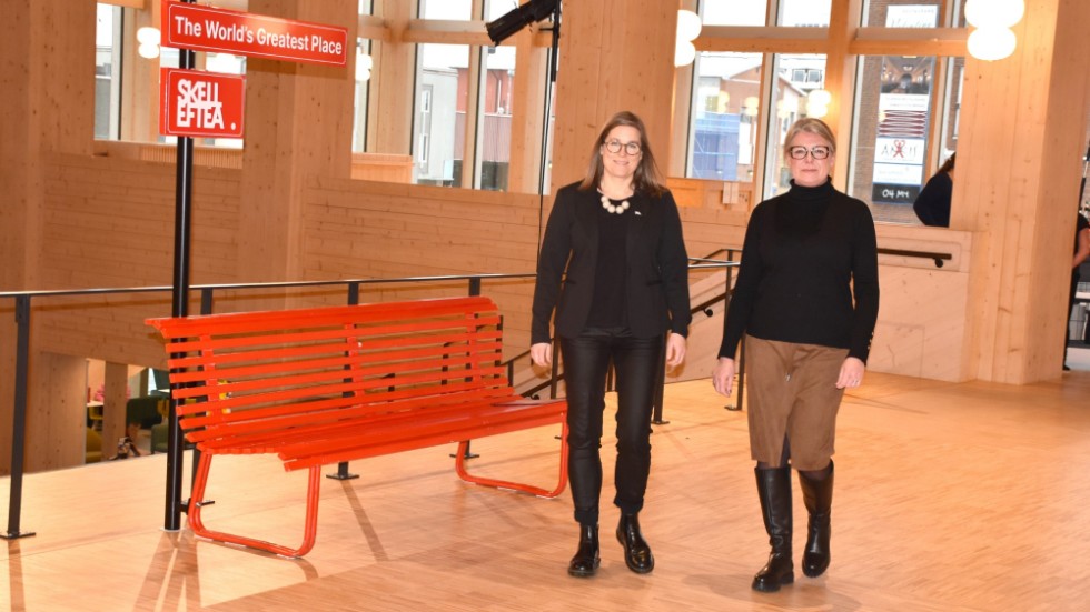 Helena Renström (left) and Maria Broman visiting the Sara kulturhus where the bench stands, which was created to celebrate Time naming Skellefteå as one of the world's best places