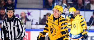 Efter gårdagens matchstraff: Pär Lindholm anmäld – riskerar att missa derbyt mot Luleå