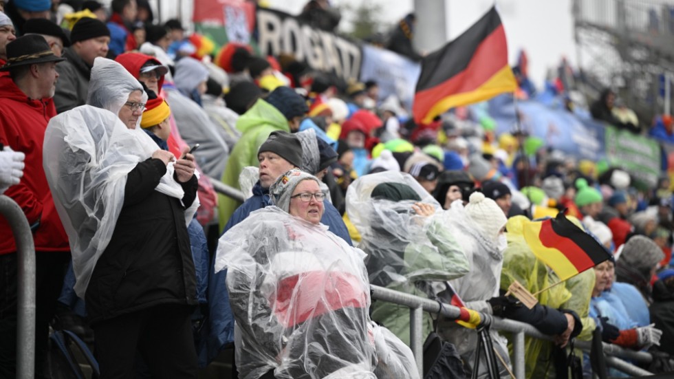 Tyskar gillar skidskytte. 152|000 kom till VM-tävlingarna i Oberhof. 23|000 trotsade lördagens regn.