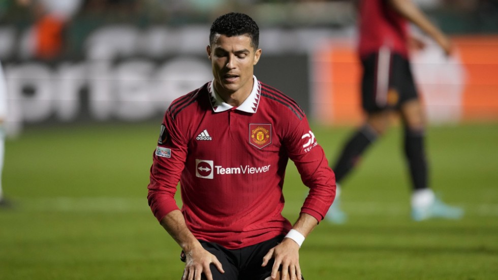 Den nu klubblöse Cristiano Ronaldo har stängts av i två matcher. Arkivbild.