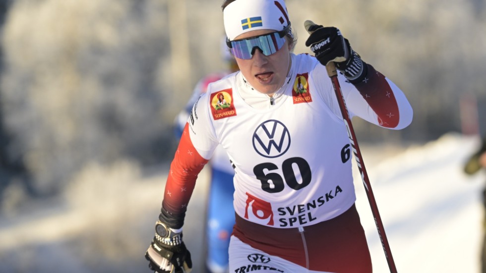 Ebba Andersson vann tio kilometer klassiskt under den svenska skidpremiärhelgen i Bruksvallarna.