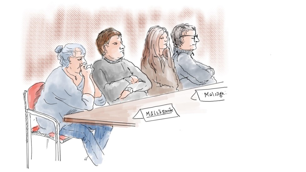 Toves familj under förhandlingen i Eksjö tingsrätt.