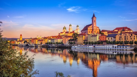 Kryssning - tre huvudstäder längs Donau