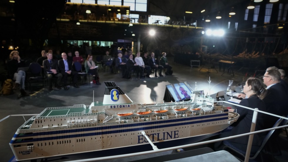 I samband med haverikommissionernas rapport presenterades också en ny modell av fartyget.