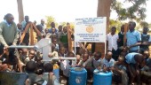 Västerviksbor har gett kenyanska skolbarn rent vatten