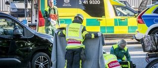 Cyklist krockade med bil på Arnöleden – en person till sjukhus