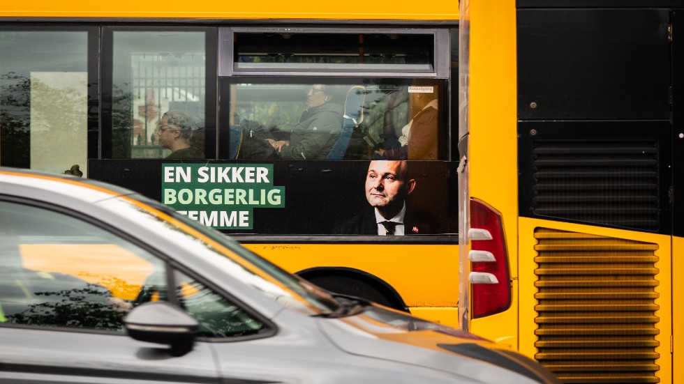 "En säker borgerlig röst", lyder budskapet på en buss i Köpenhamn. Bilden togs den 14 september.