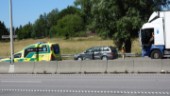 Sidokollision mellan lastbil och personbil på Linköpingsvägen