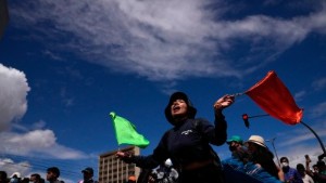 Sänkt bränslepris i Ecuador efter protester