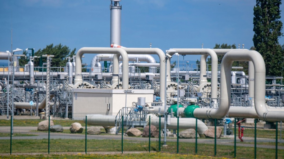 En gasmottagningsstation för Nord Stream 1 i Lubmin i Tyskland. Ryssland har minskat leveranserna i gasledningen i Östersjön med 60 procent. Arkivbild