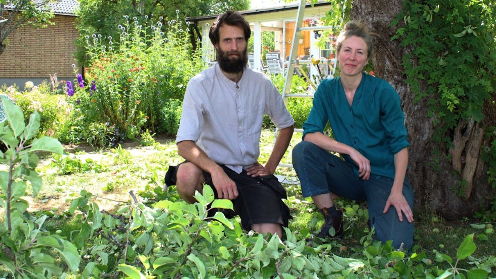 Erik och Sanna Baugren jobbar med det mesta inom trädgård. I februari startade de Kaseklints Trädgård AB tillsammans.