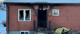 Eldhärjade villan fortfarande avspärrad – misstanke om mordbrand kvarstår