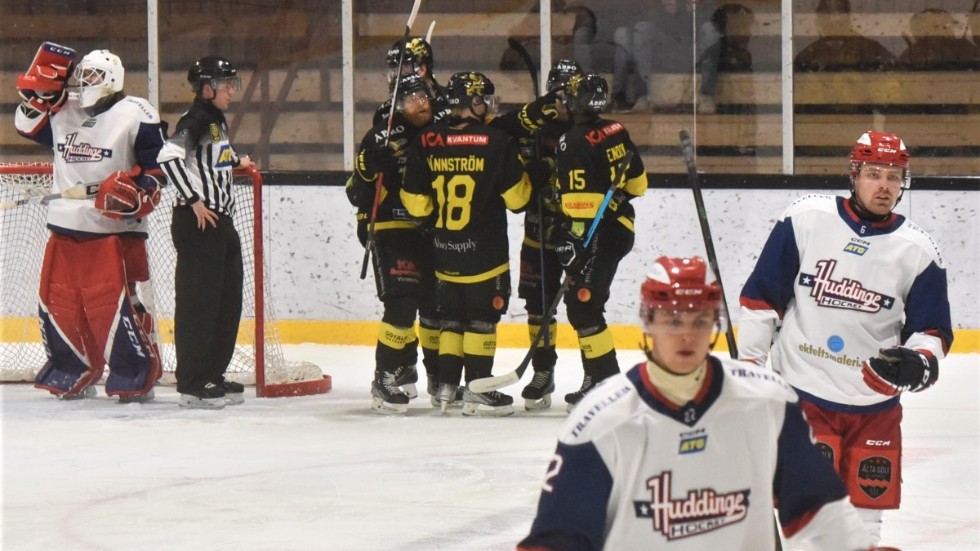 Vimmerby Hockey fick jubla åt många mål och tre poäng i bortamatchen mot Huddinge.