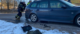 Brand i personbil utanför Vimmerby • "Det var öppna lågor"