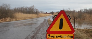 Vägen är fortfarande översvämmad i Näsbyholm – Trafikverket ligger lågt: "Får vara som det är"