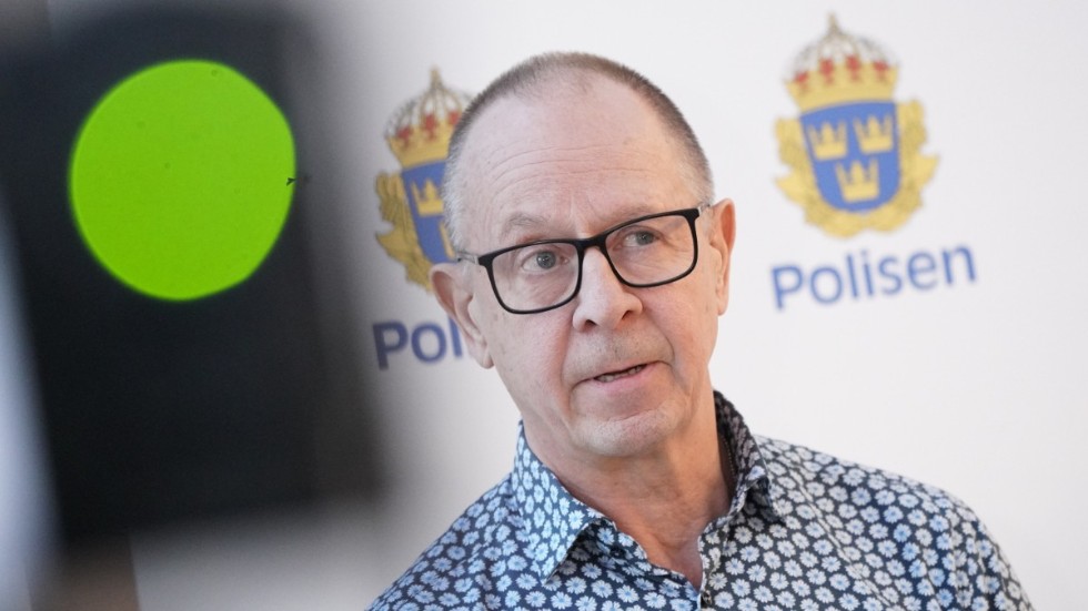 Claes-Arne Hermansson, chef för utredningssektionen på Malmöpolisen, på en pressträff.