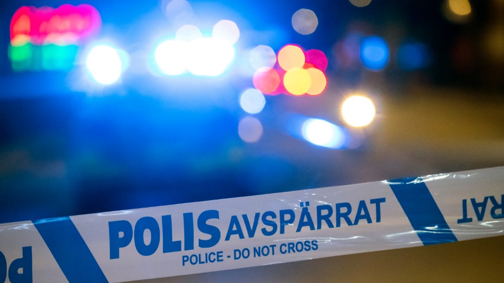 En tredje person har konstaterats avliden efter den allvarliga olyckan i Båstad där en lastbil körde på en minibuss. Arkivbild.