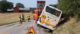 Barnen fick ta sig ut genom bussens fönster