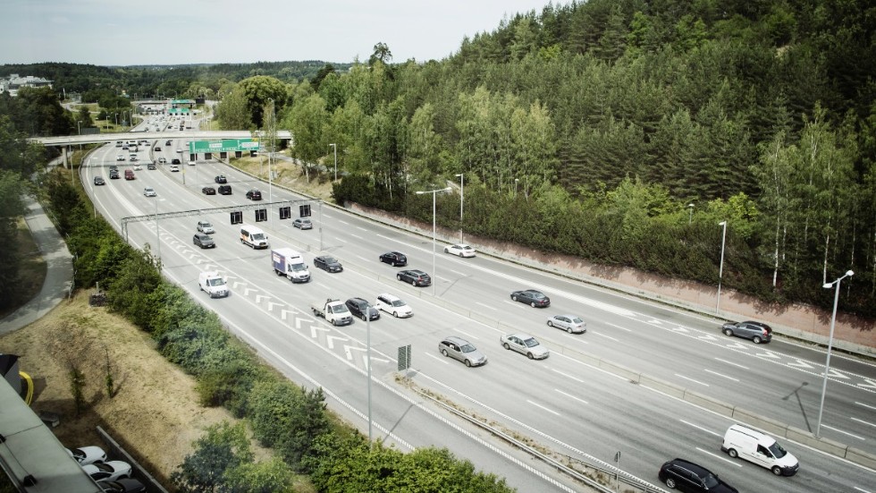 Åtta av tio personresor i Sverige görs med vägtrafik. Under pandemin har en större andel av resorna gjorts med bil, skriver Tommy Letzén, vd för Motorbranschens Riksförbund (MRF).
