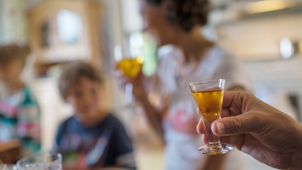 Insändarskribenten har gjort en djupdykning av alkoholhalten i dryckerna som kommer att stå på många midsommarbord i helgen.