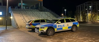 Skottlossningen: Man i 20-årsåldern anhållen i sin frånvaro 