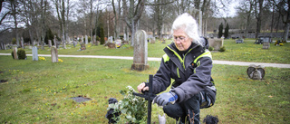 Rådjuren orsakar förödelse på kyrkogården – "Helt galna"