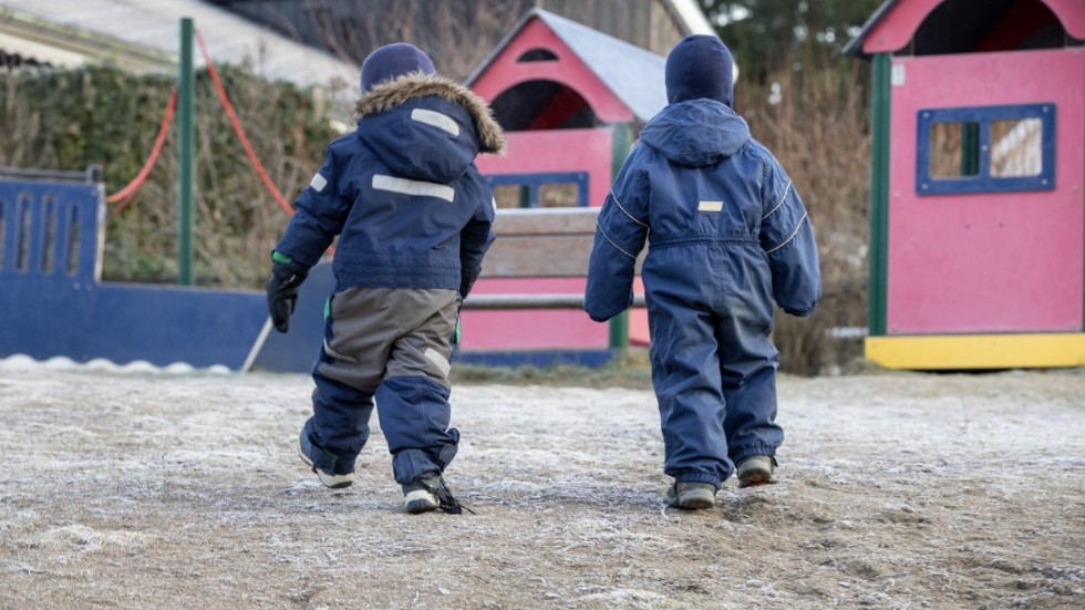 Enligt dödsorsaksregistret har hittills sex barn dött av covid-19 i Sverige.