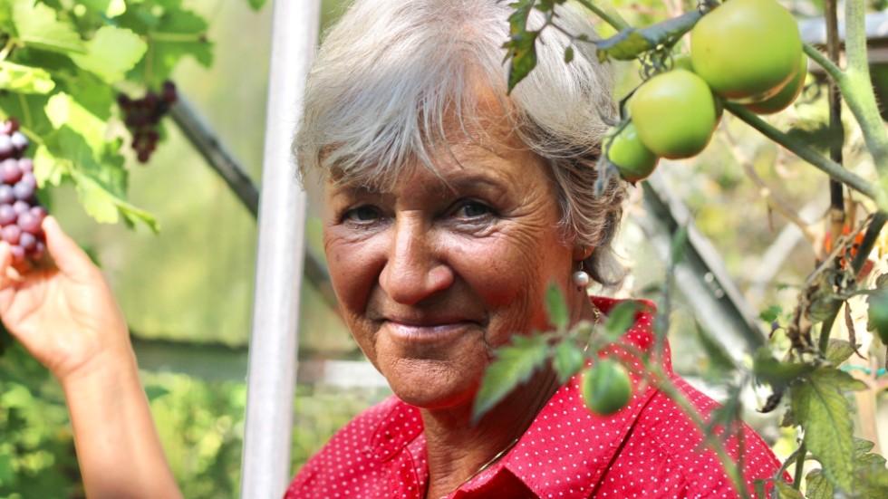 Ann-Charlotte Nilsson har varit trädgårdsintresserad sedan barnsben, mycket tack vare sina föräldrar. Idag är hon ordförande i Västra Kinda Hemträdgårdsförening.