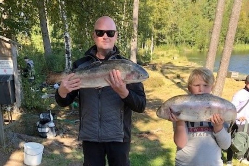 Patrik Persson vann VSFK:s "Superbåge" med en fisk på 4,6 kilo. Tvåa kom Hugo Thoresson på 4,56 kilo (visas här av lillebror Leo) och trea blev Malte Svensson, 1,74 kilo.